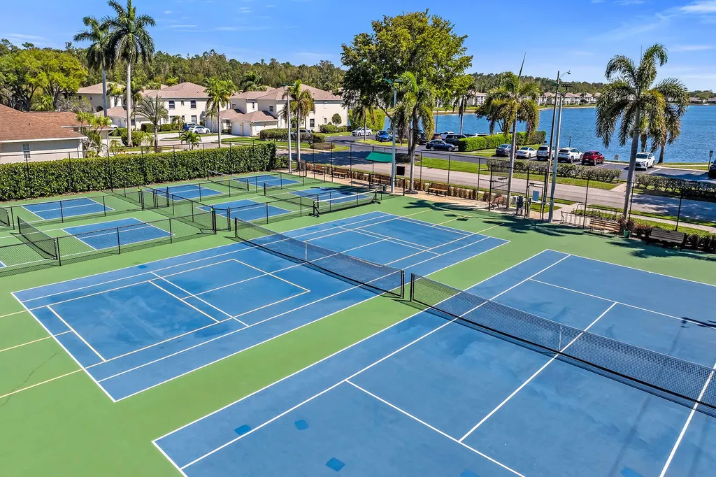 1747 Reuven Circle Naples FL 34112