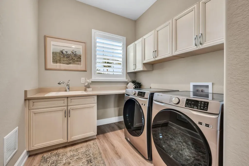 8026 Signature Club Circle Naples FL 34113