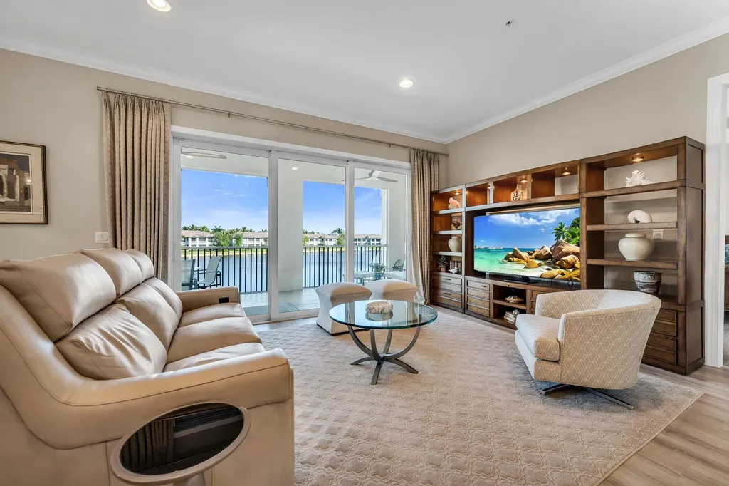 8026 Signature Club Circle Naples FL 34113