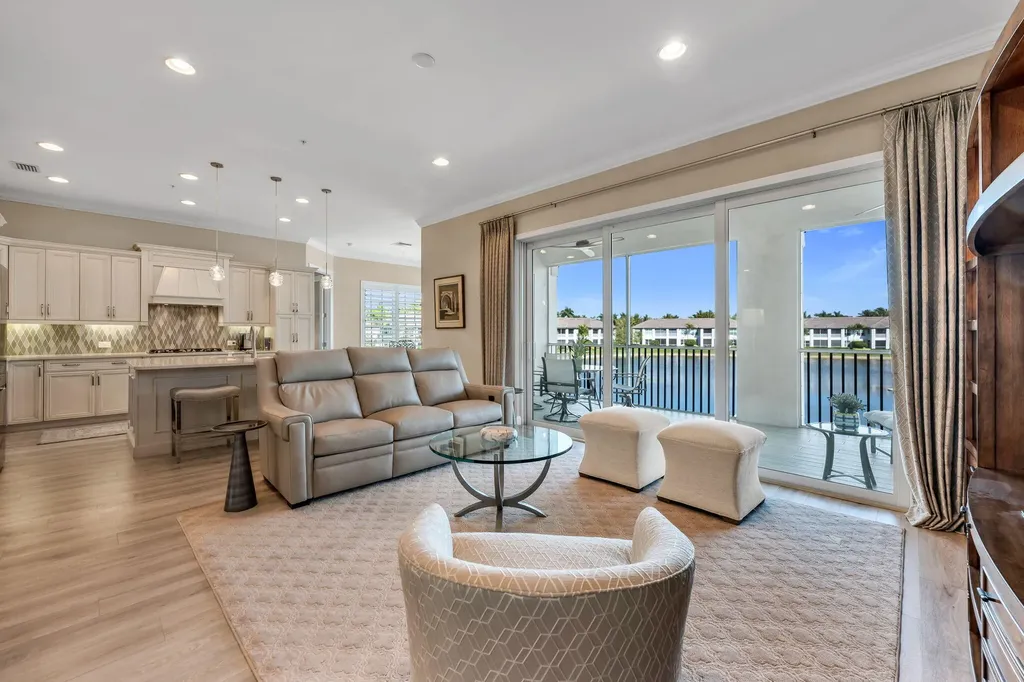 8026 Signature Club Circle Naples FL 34113