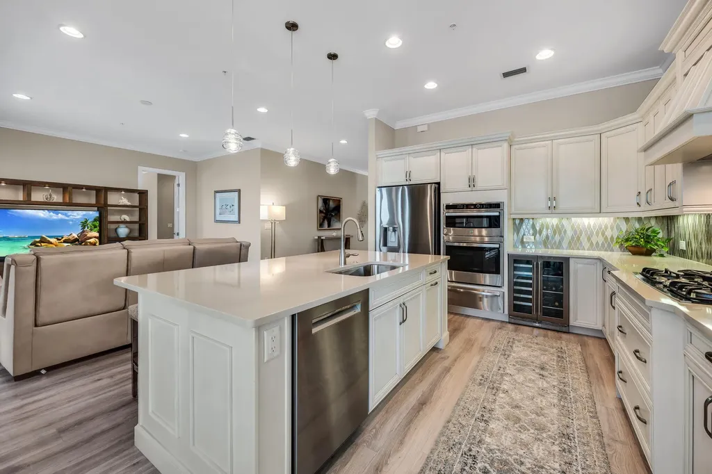 8026 Signature Club Circle Naples FL 34113