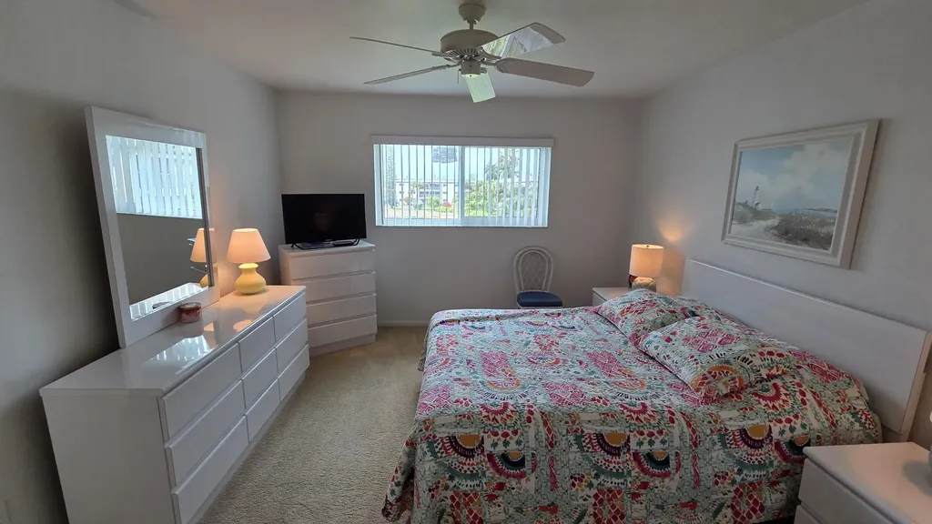 1014 Manatee Naples FL 34114