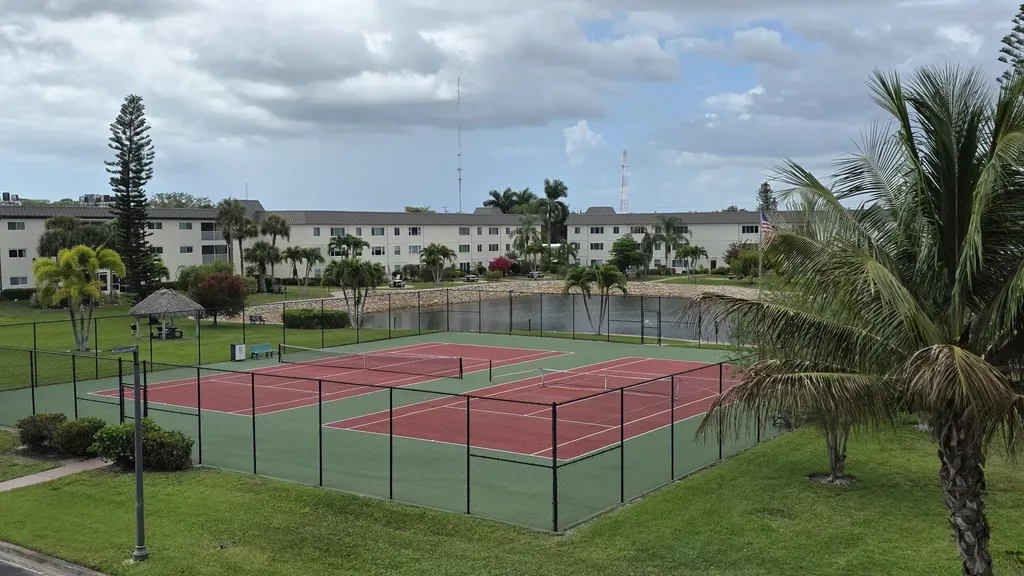 1014 Manatee Naples FL 34114