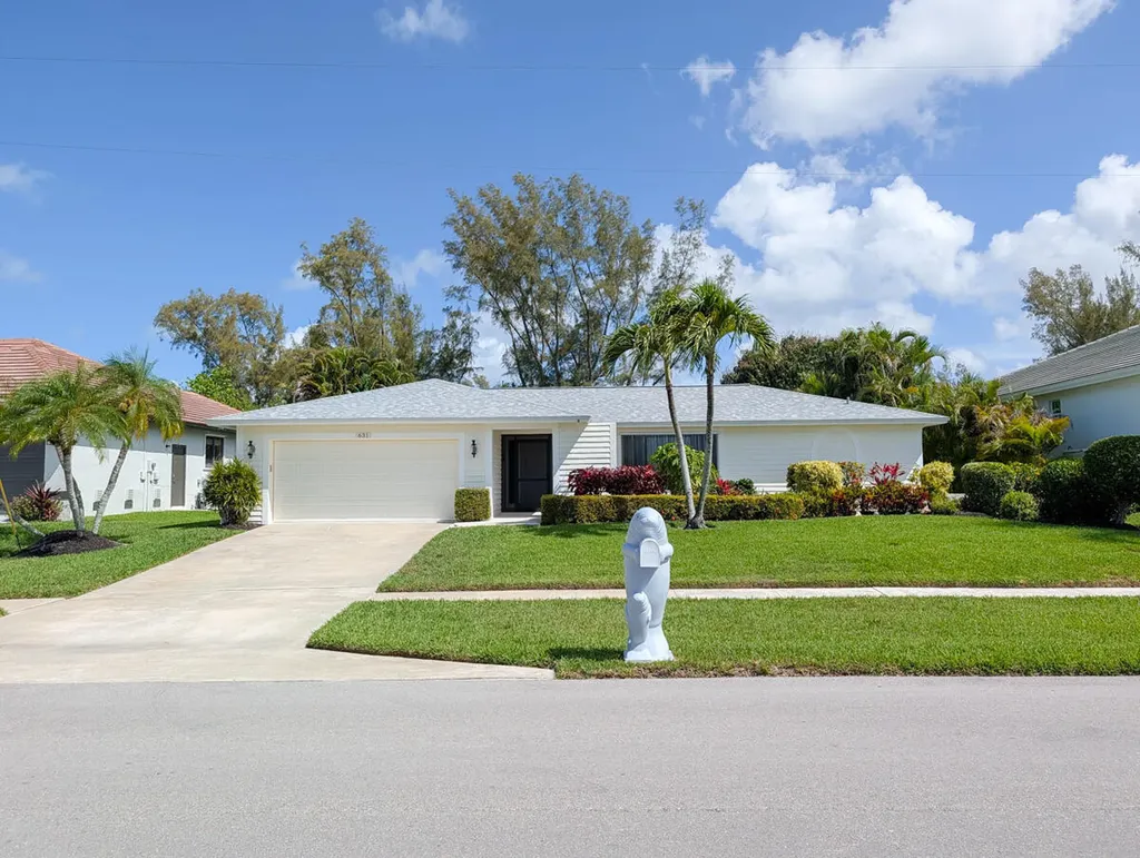 631 Diplomat Court Marco Island FL 34145