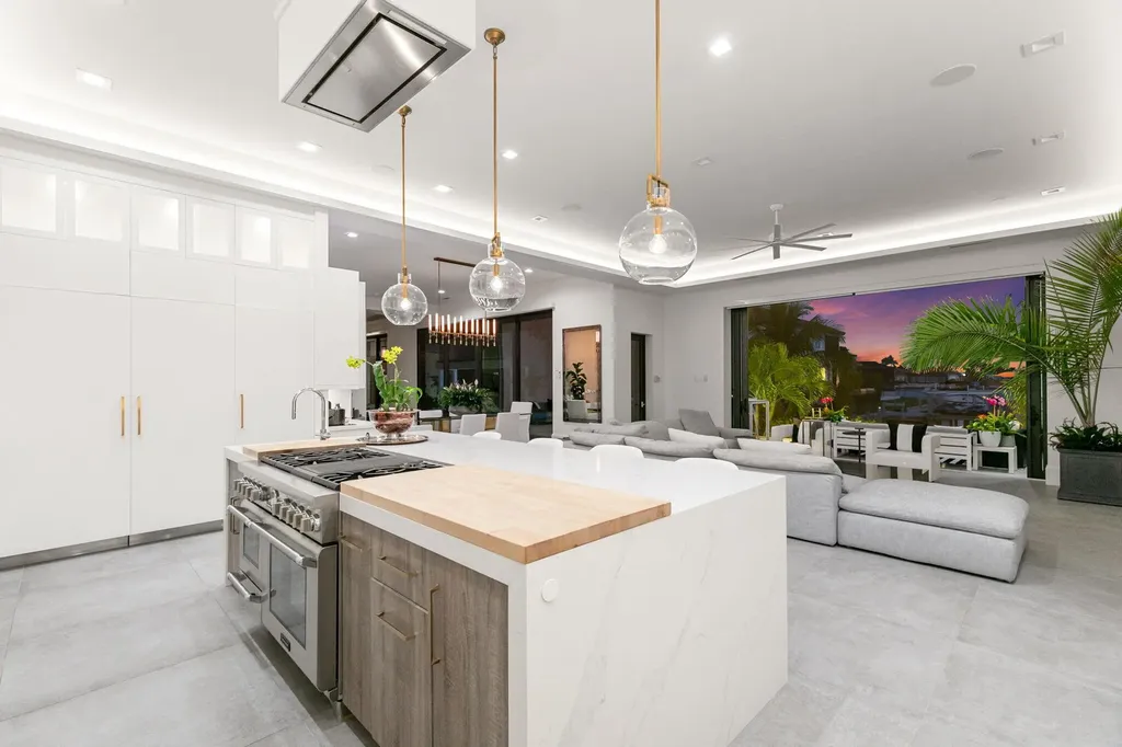 981 Aster Court Marco Island FL 34145