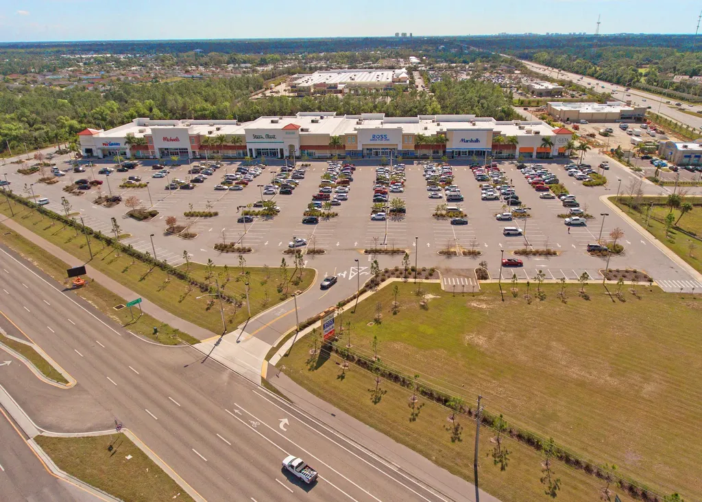 0000 Tamiami Trail Naples FL 34114