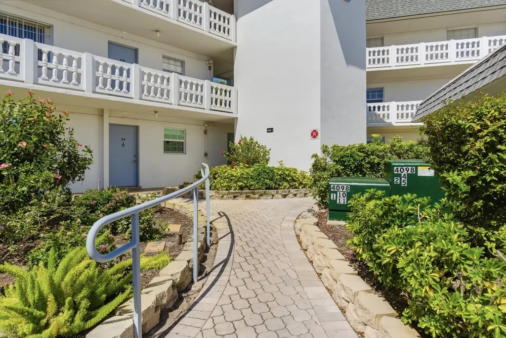 315 Saint Andrews Naples FL 34113