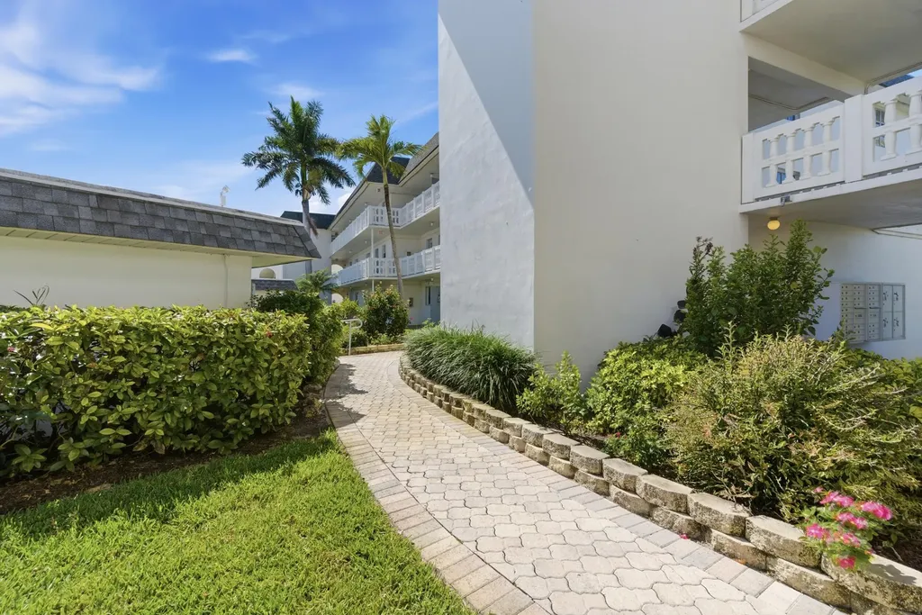 315 Saint Andrews Naples FL 34113