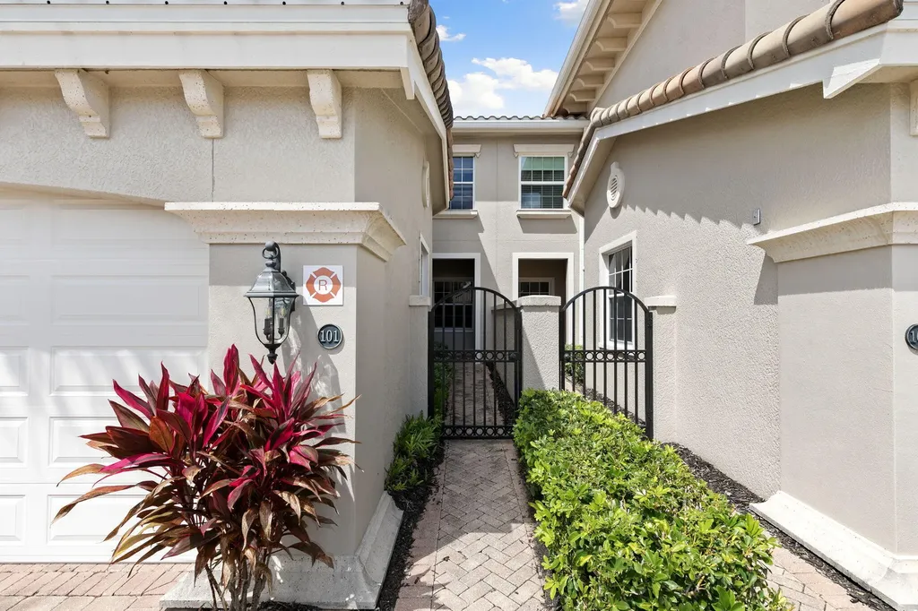 9031 Cherry Oaks Trail Naples FL 34114