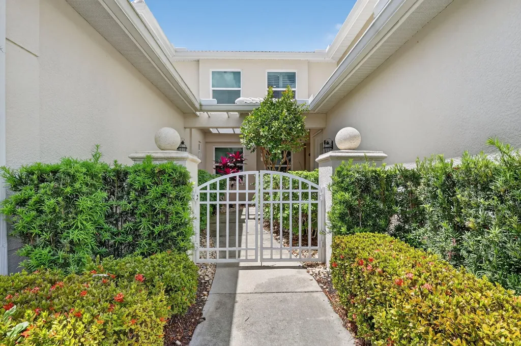 4655 Hawks Nest Way Naples FL 34114