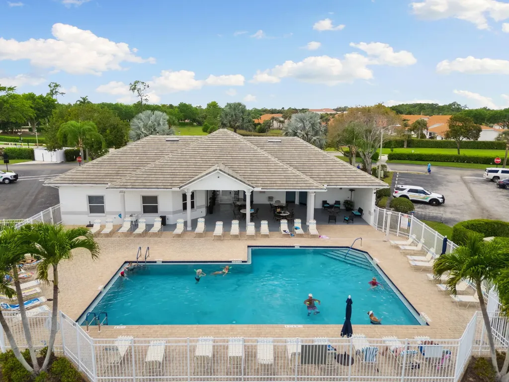 7846 Regal Heron Circle Naples FL 34104