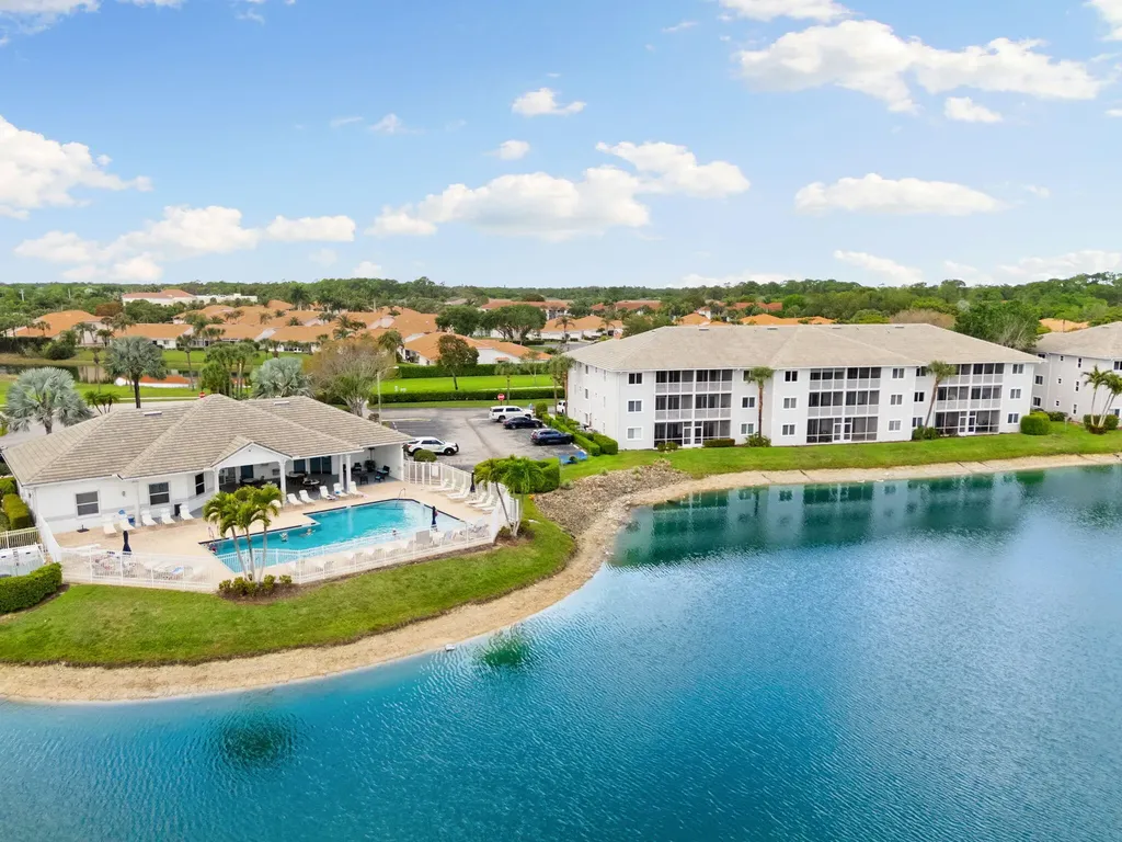 7846 Regal Heron Circle Naples FL 34104