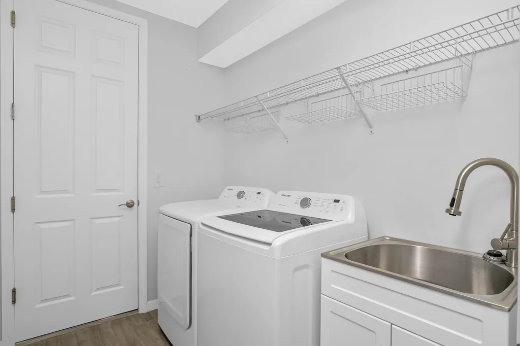 14559 Edgewater Circle Naples FL 34114