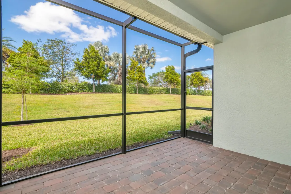 14559 Edgewater Circle Naples FL 34114