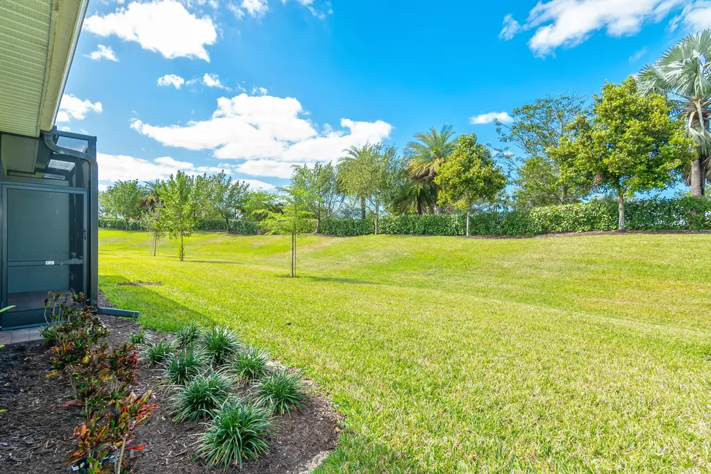 14559 Edgewater Circle Naples FL 34114