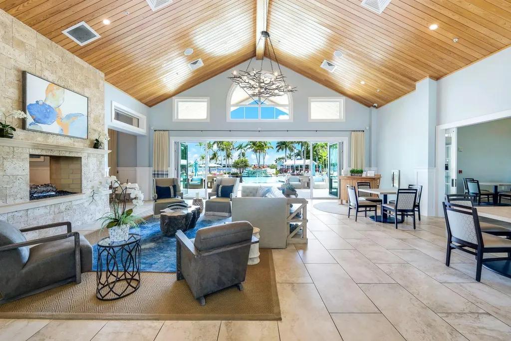 14559 Edgewater Circle Naples FL 34114