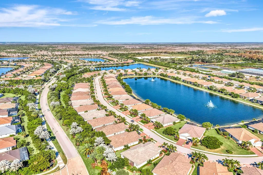 14559 Edgewater Circle Naples FL 34114