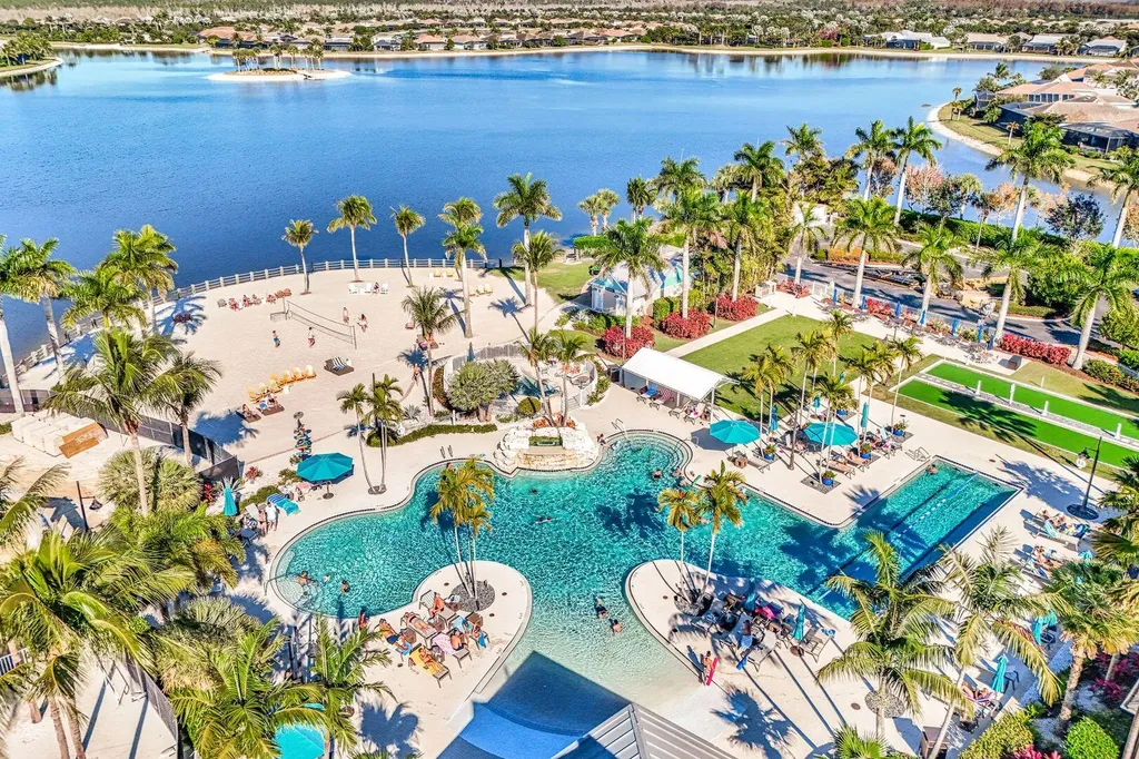 14559 Edgewater Circle Naples FL 34114