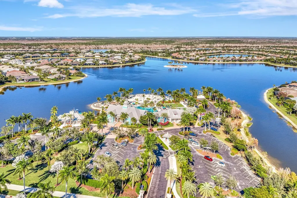 14559 Edgewater Circle Naples FL 34114