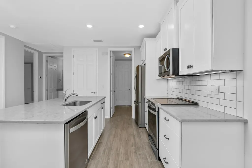 14559 Edgewater Circle Naples FL 34114