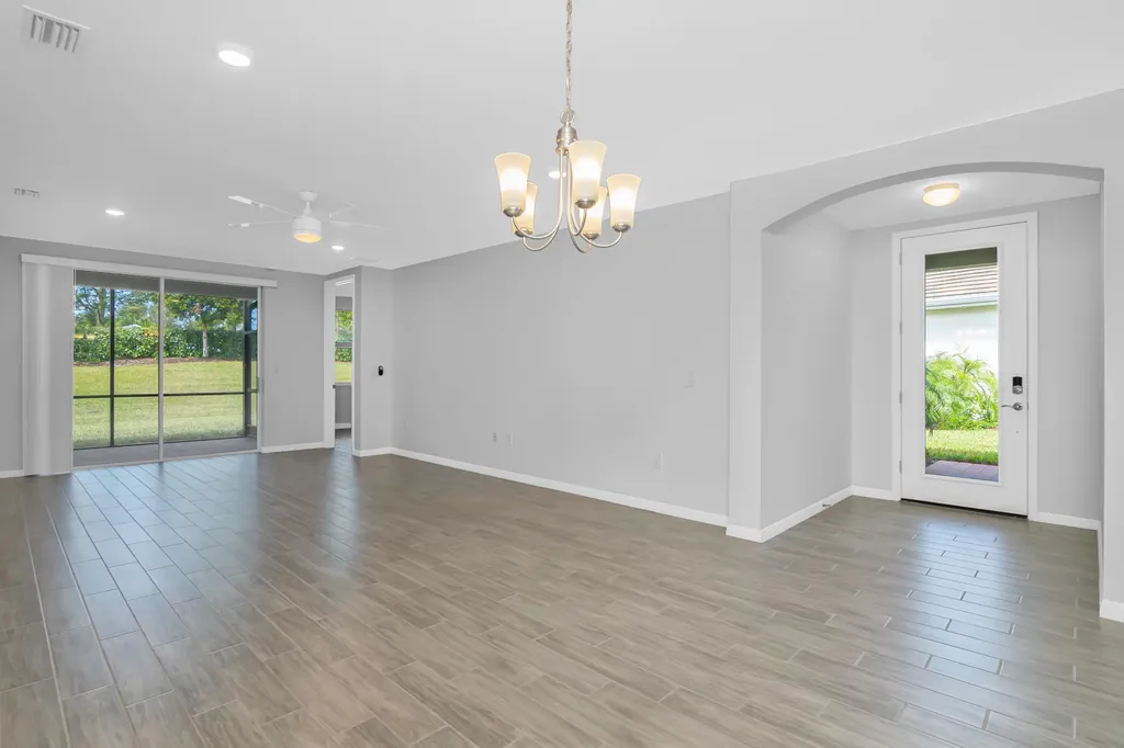 14559 Edgewater Circle Naples FL 34114