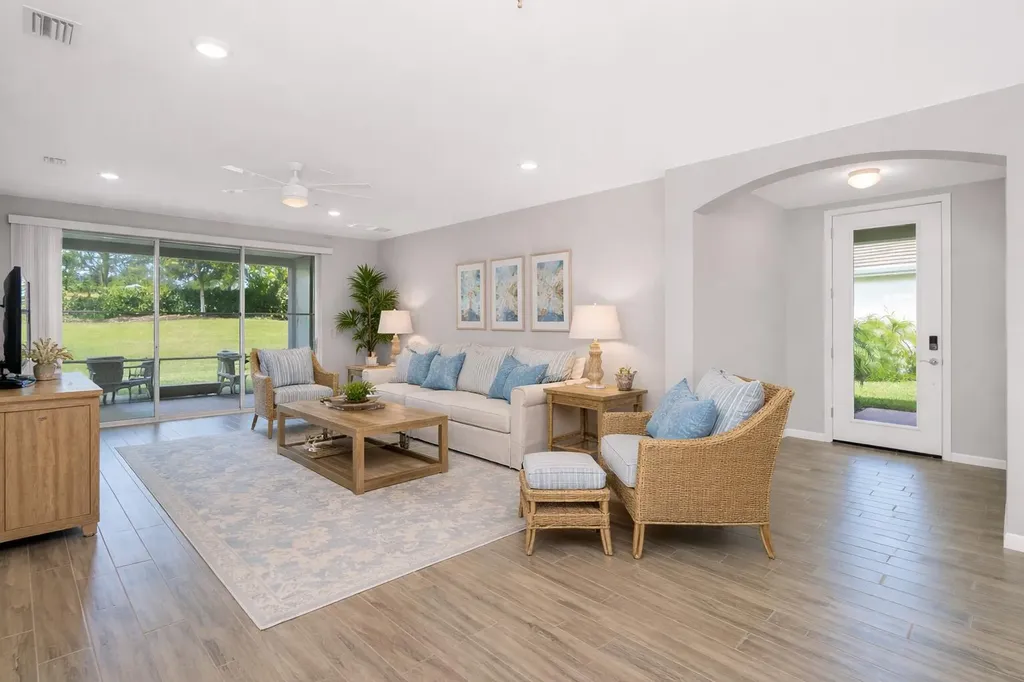 14559 Edgewater Circle Naples FL 34114