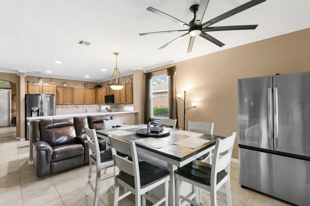 1909 Par Drive Naples FL 34120