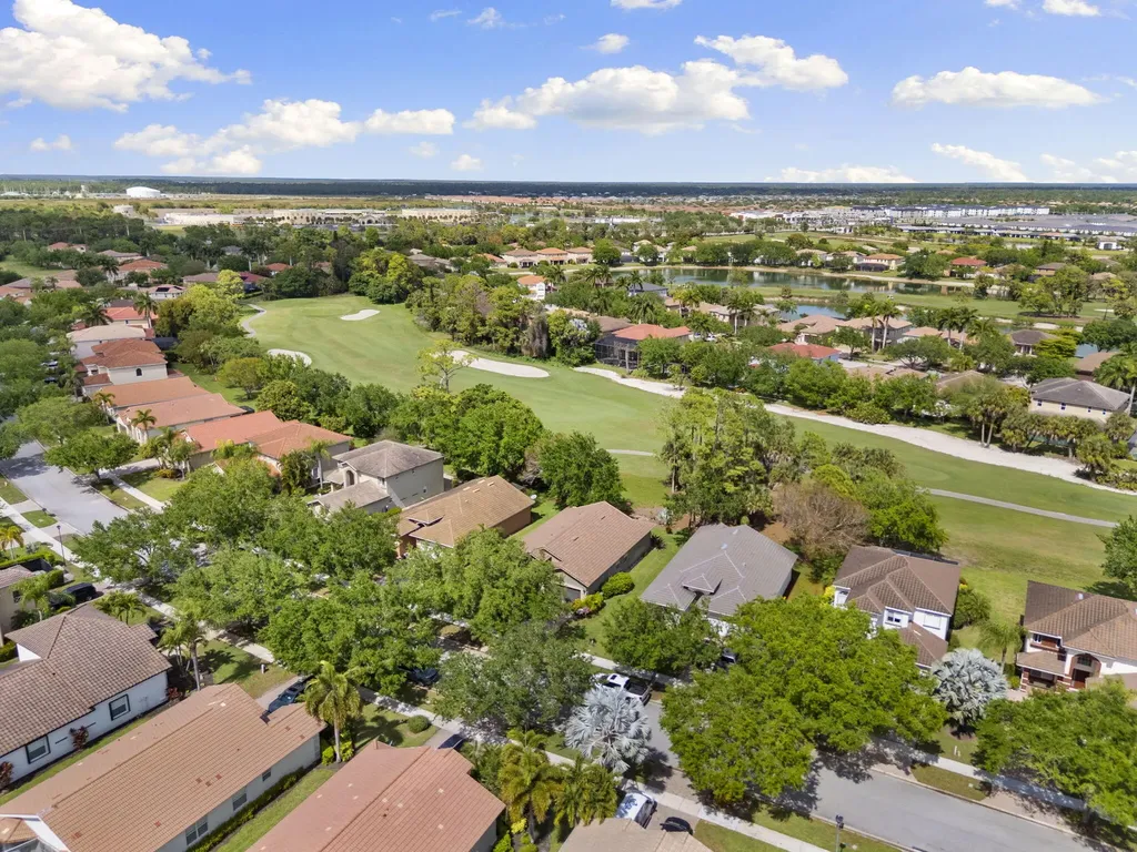 1909 Par Drive Naples FL 34120