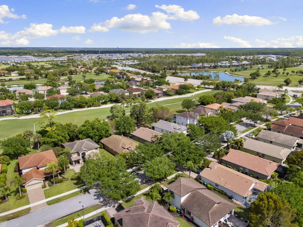 1909 Par Drive Naples FL 34120