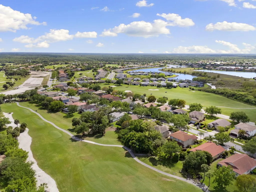 1909 Par Drive Naples FL 34120