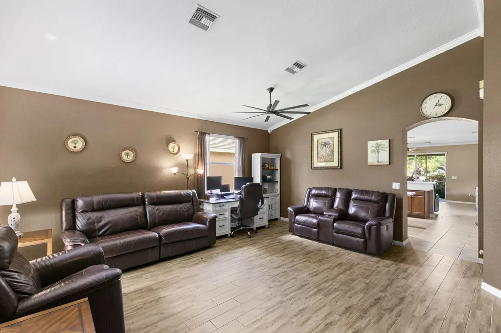 1909 Par Drive Naples FL 34120