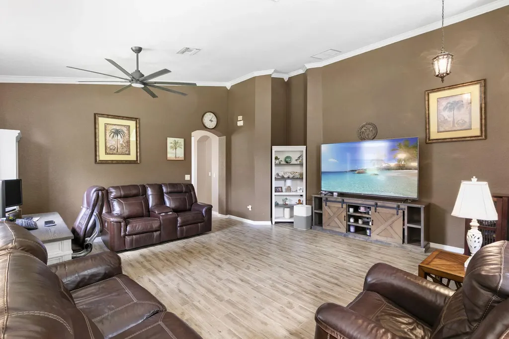 1909 Par Drive Naples FL 34120