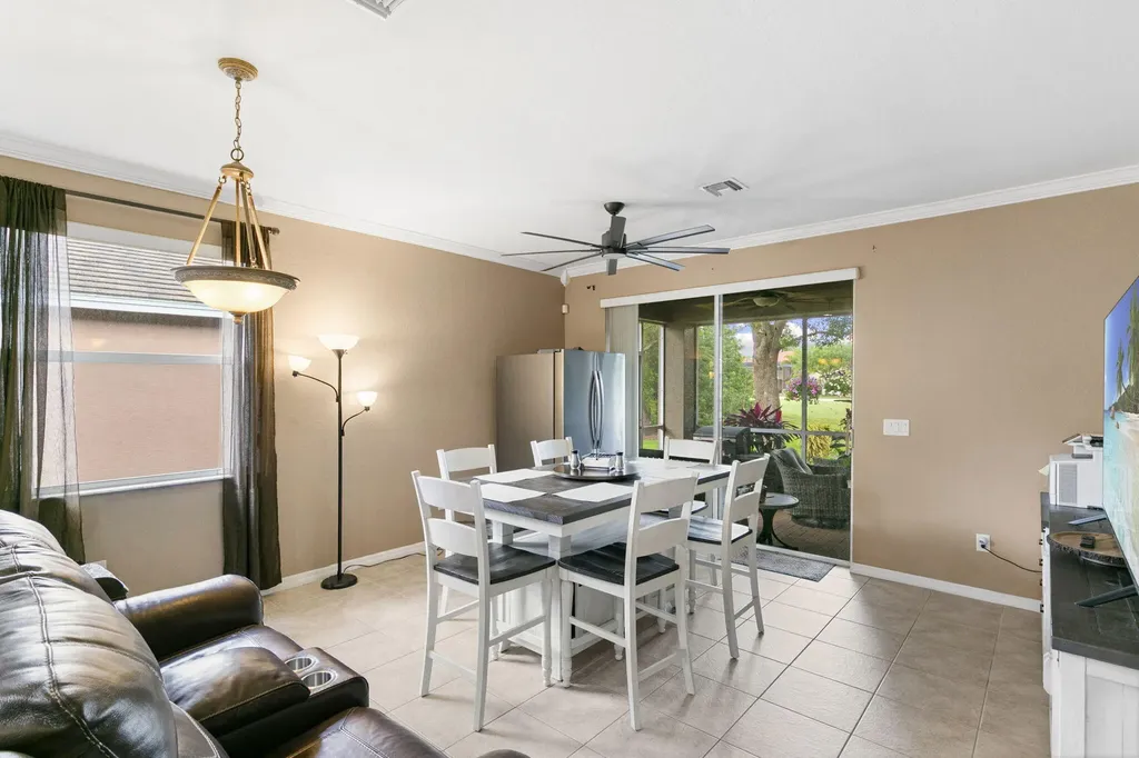 1909 Par Drive Naples FL 34120