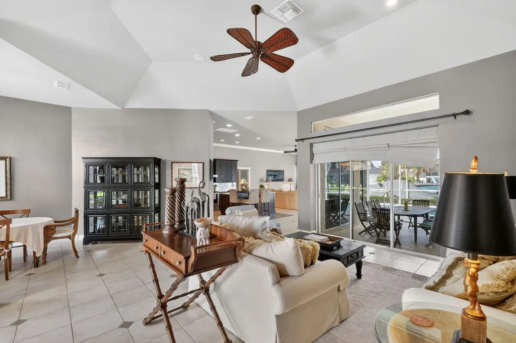 400 Waterleaf Court Marco Island FL 34145