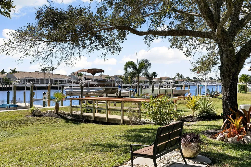 285 Cays Drive Naples FL 34114