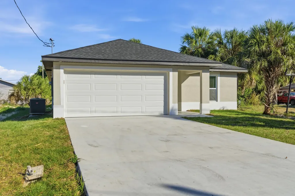 2141 Davis Street Fort Myers FL 33916
