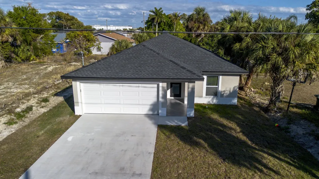 2141 Davis Street Fort Myers FL 33916
