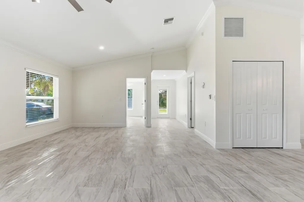 2141 Davis Street Fort Myers FL 33916