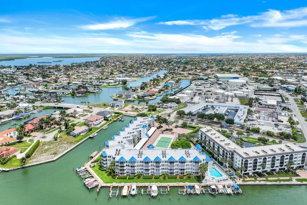 82 Tahiti Road Marco Island FL 34145