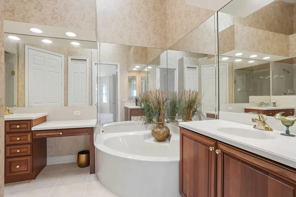 8605 Champions Point Naples FL 34113