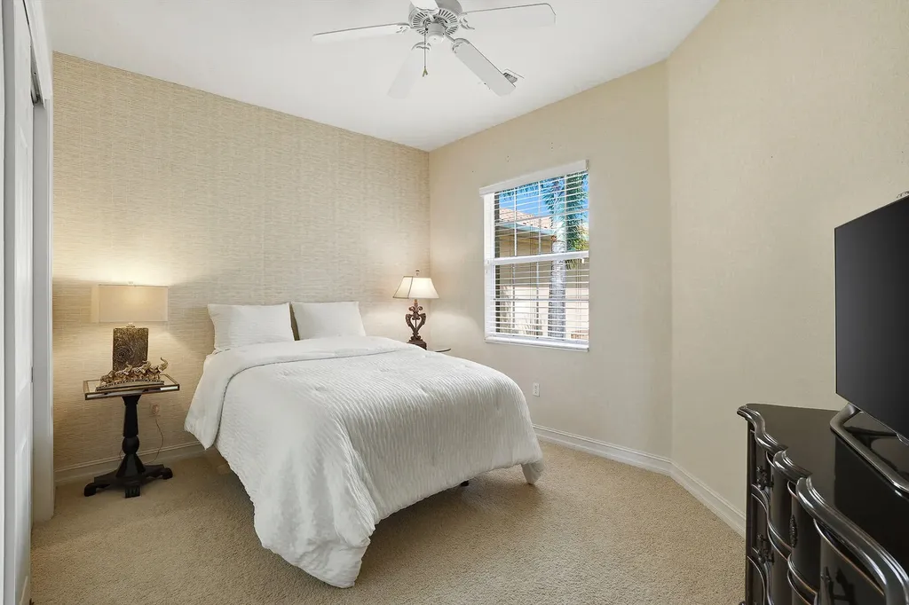 8605 Champions Point Naples FL 34113