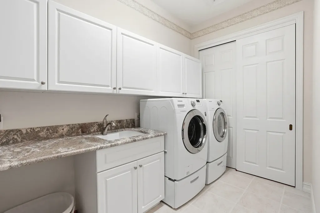 8605 Champions Point Naples FL 34113