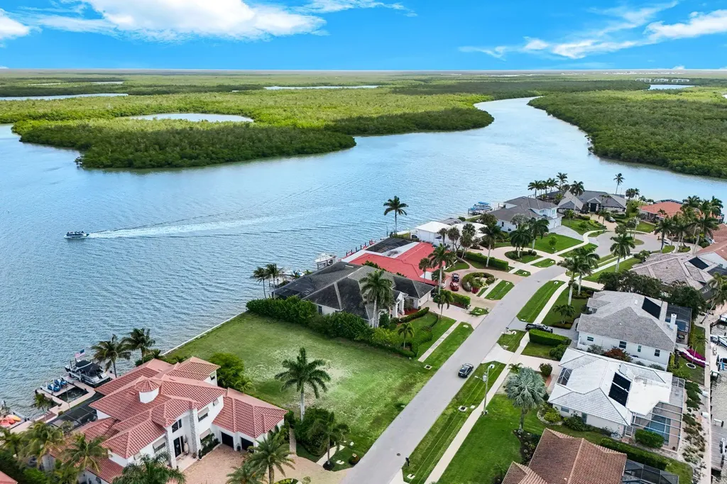 Marco Island FL, 153 Stillwater Court