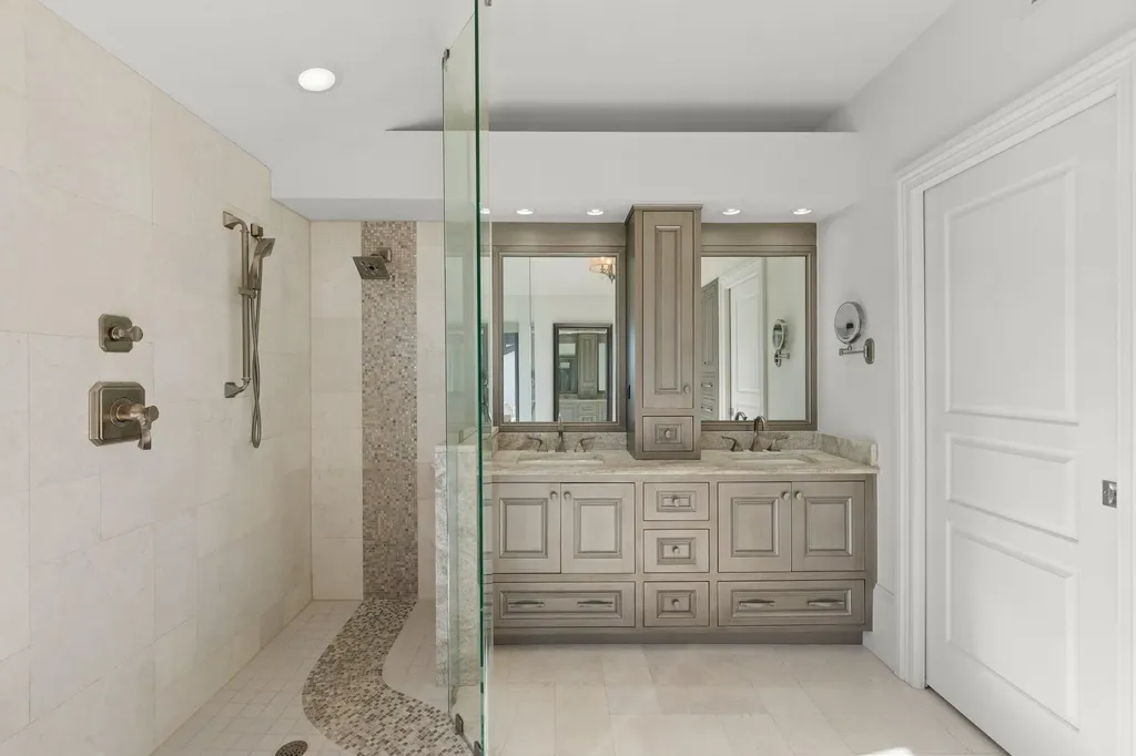 406 La Peninsula Boulevard Naples FL 34113