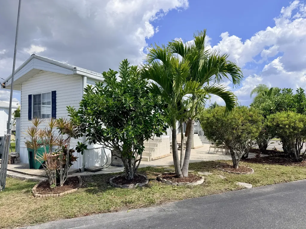 2 Jade Drive Naples FL 34114