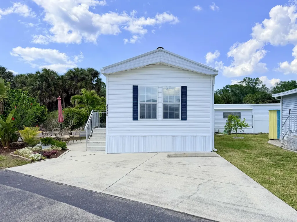 2 Jade Drive Naples FL 34114