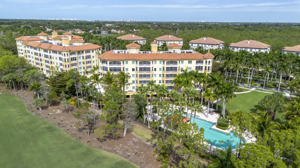 2748 Tiburon Boulevard E Naples FL 34109