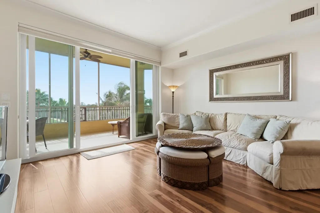 2748 Tiburon Boulevard E Naples FL 34109