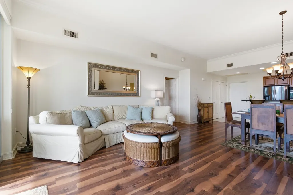 2748 Tiburon Boulevard E Naples FL 34109
