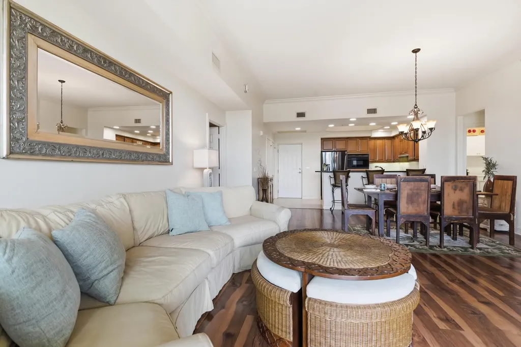2748 Tiburon Boulevard E Naples FL 34109